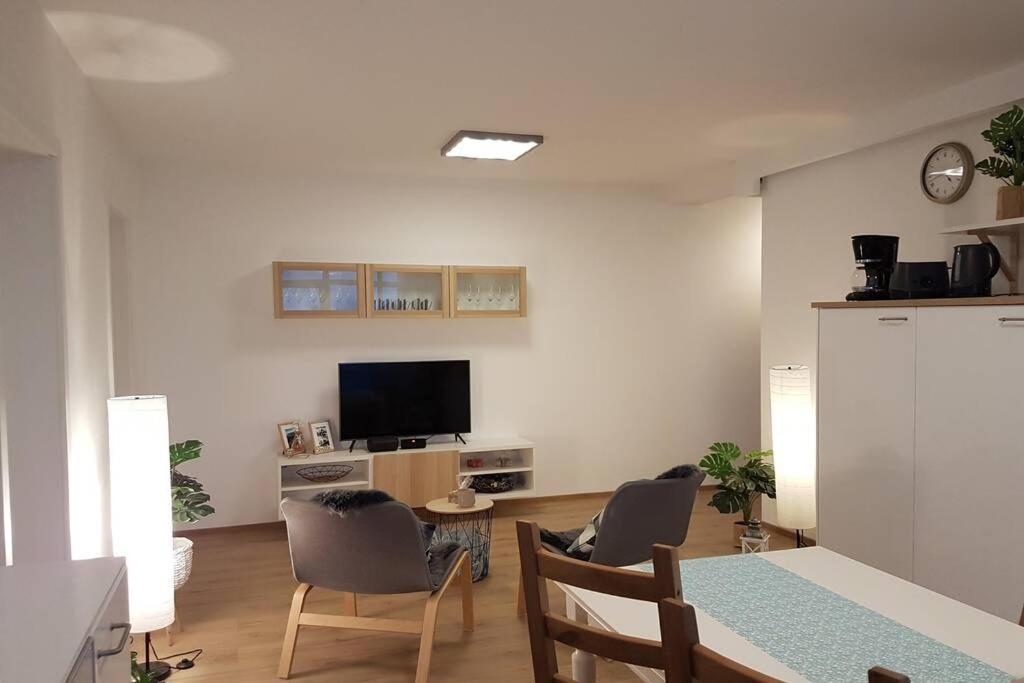 Living Home, Apartament Cu Doua Dormitoare Si Doua Bai Cisnădie Esterno foto