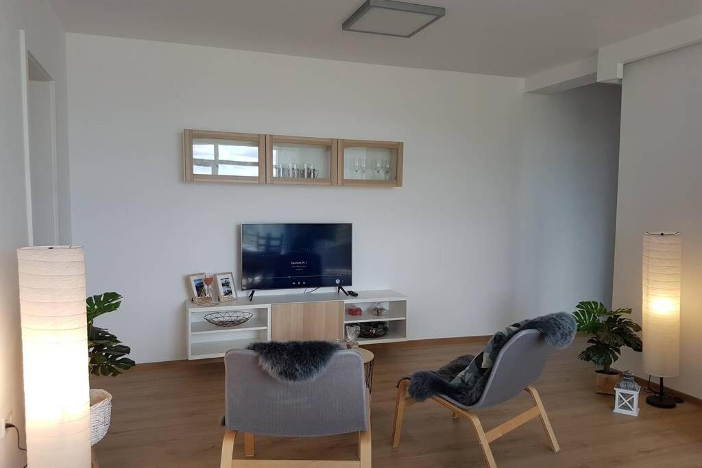 Living Home, Apartament Cu Doua Dormitoare Si Doua Bai Cisnădie Esterno foto